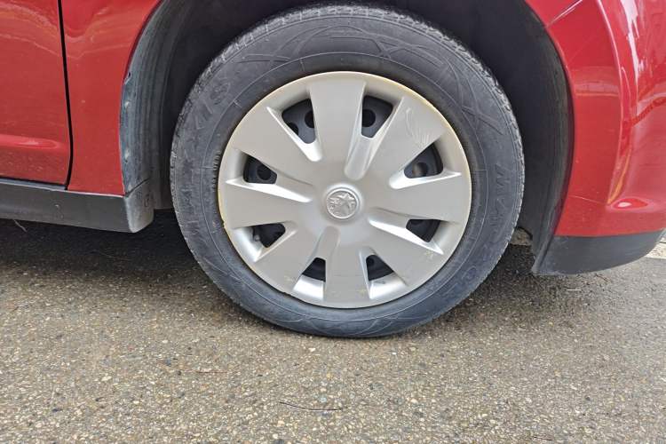 Used Venucia R50 2016 1.6L Manual Elite Edition
