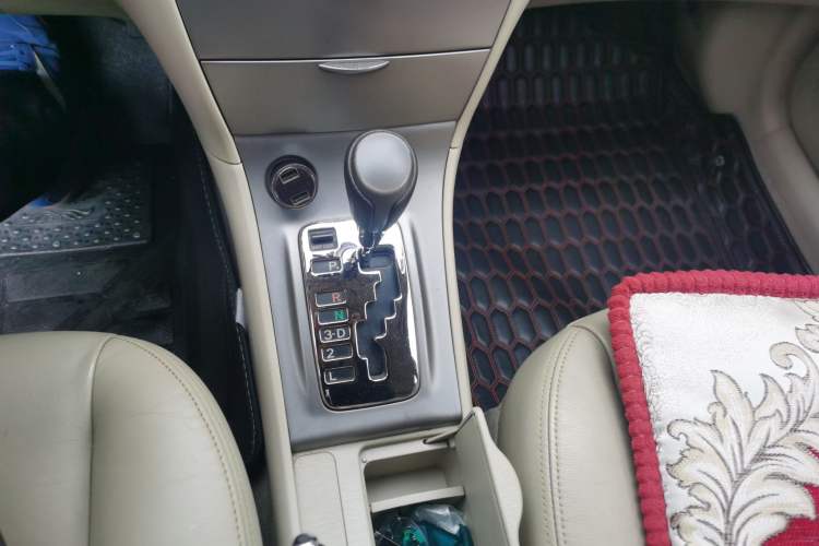 Used Toyota Corolla EX 2013 1.6L Automatic Luxury Edition Gear Lever