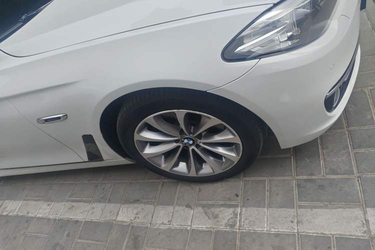 Used BMW 5 Series 2017 525Li Leading Model Right Front Wheel Hub