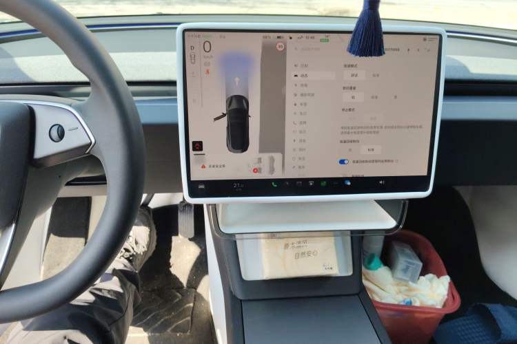 Used Tesla Model 3 2025 Rear-Wheel-Drive Version Audio And AC Panel