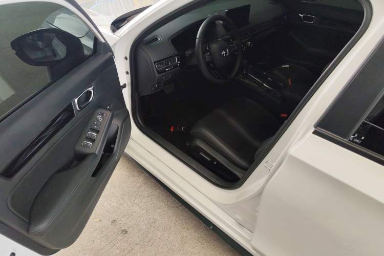 Used Honda Civic 2025 240TURBO CVT SmartFun Pro