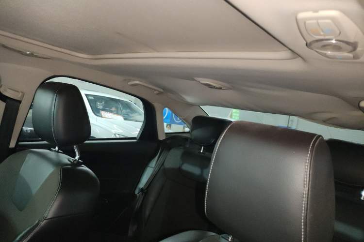 Used Ford Focus 2012 Sedan 1.6L Automatic Fashion Edition
