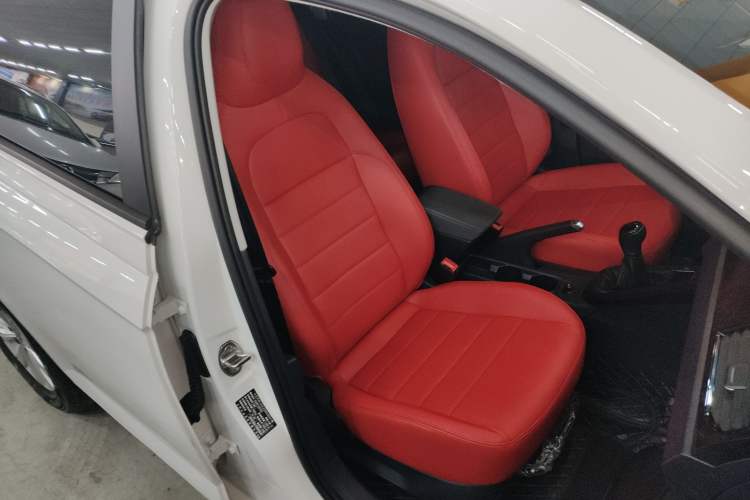 Used Volkswagen Lavida 2023 New Sharp 1.5L Manual New Comfort Edition Right Front Seat