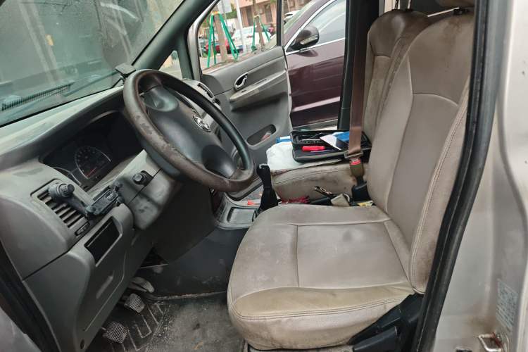 Used Dongfeng Shuaike 2013 Revised Version 1.5L Manual Standard Edition 7 Seats China IV Standard
