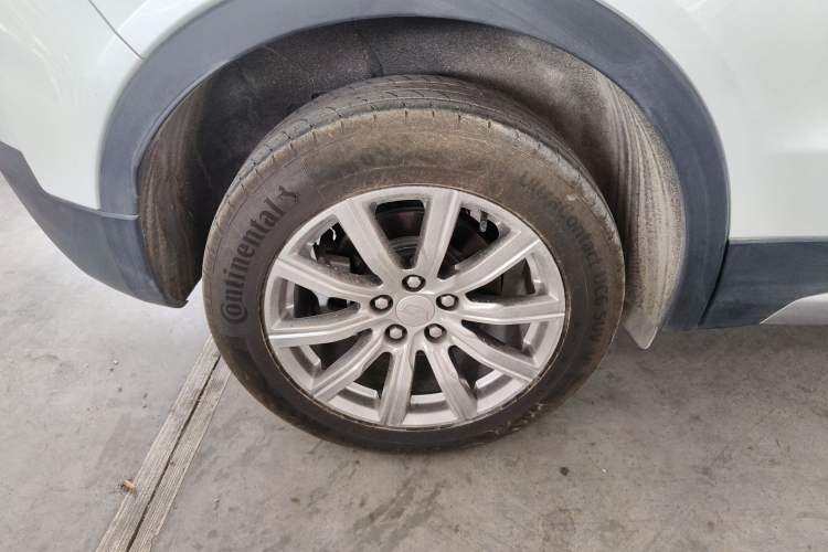 Used Cadillac XT4 2022 28T Two-Wheel-Drive Luxury Version Right Rear Wheel Hub