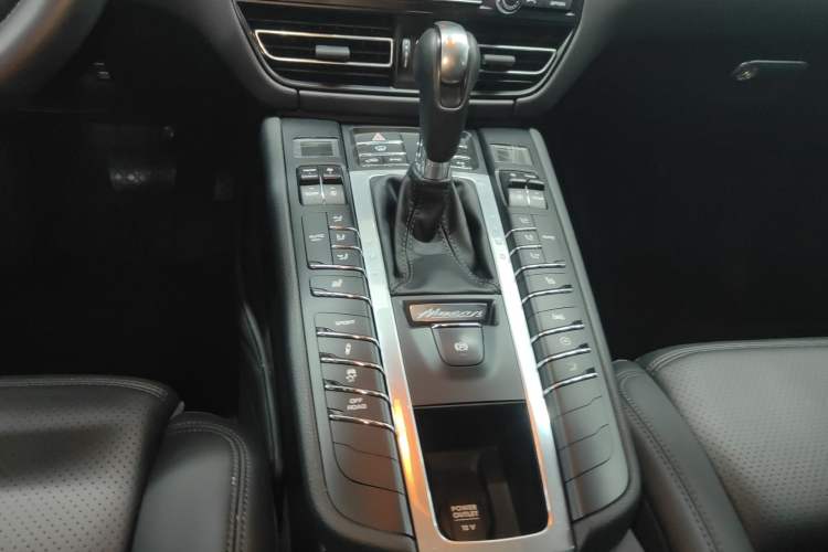 Used Porsche Macan 2018 Macan 2.0T Gear Lever