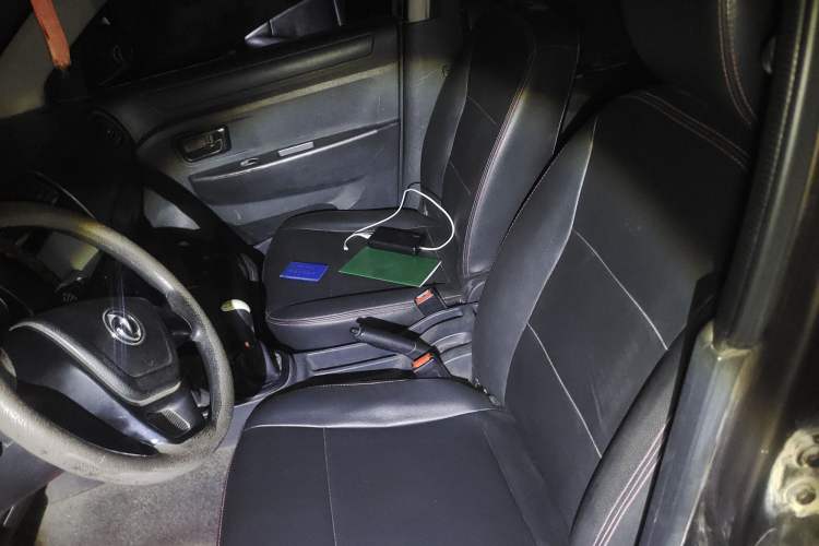 Used Dongfeng Fengon 330 2014 1.5L Manual Utility Version DK15 Left Front Seat