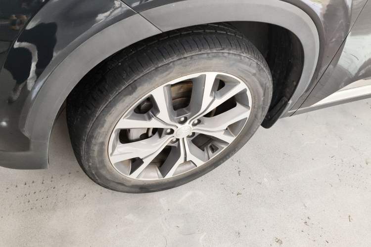 Used Hyundai Palisade 2021 3.5L Automatic 4x4 GLS Left Front Wheel Hub