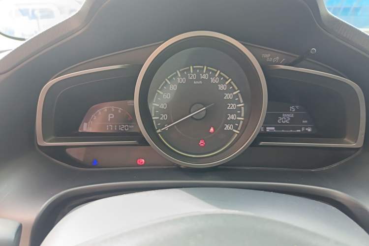 Used Mazda 3 Axela 2017 Sedan 1.5L Automatic Luxury Model Emission Standard China V