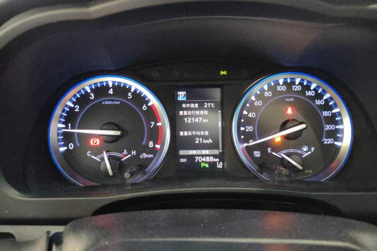 Used Toyota Highlander 2018 2.0T Four-Wheel Drive Luxury Version 7 Seats China VI Standard
