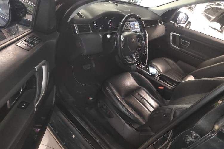 Used Land Rover Discovery Sport 2017 2.0T SE Driver Seat