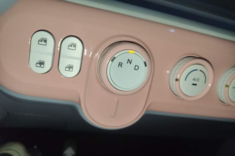 Used Bestune Pony 2026 Model 222km Cute Horse Gear Lever