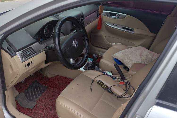 Used Buick Excelle 2013 1.5L Manual Classic Model
