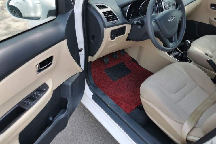 Used Chery E3 2015 1.5L Manual Fashion Model Driver Seat