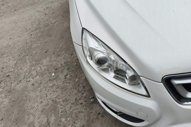 Used BAIC Senova D50 2014 1.5L manual comfort version Right Front Headlight