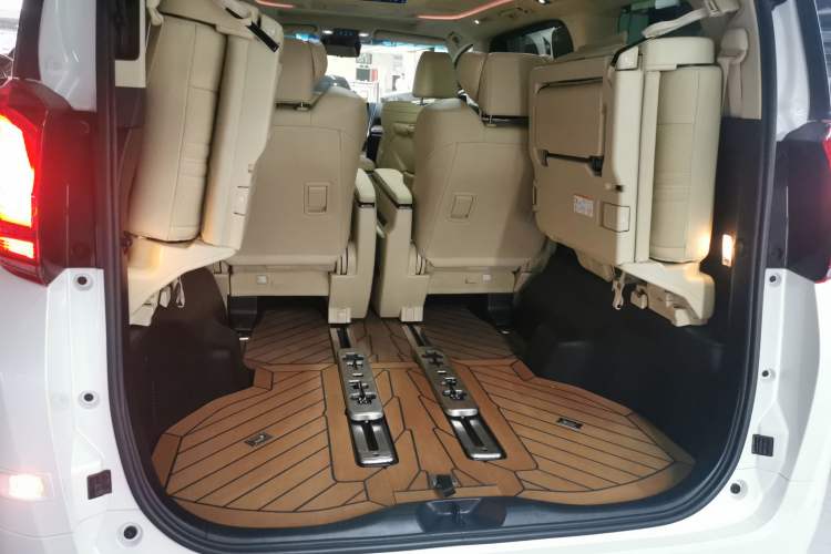 Used Toyota Alphard 2020 Dual-Engine 2.5L Prestige Edition Trunk