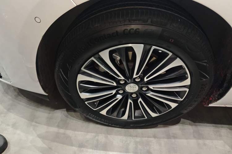 Used Buick GL8 2023 ES Lu Zun Flagship Model
