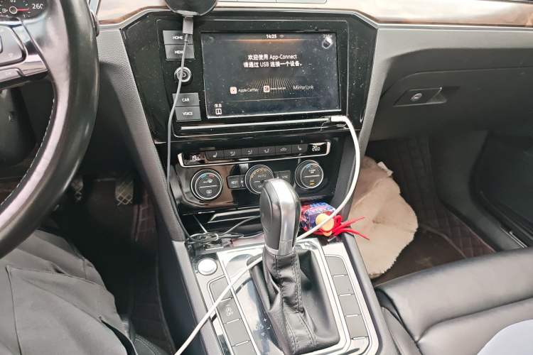 Used Volkswagen Magotan 2019 330TSI DSG Luxury Model China V Standard Audio And AC Panel