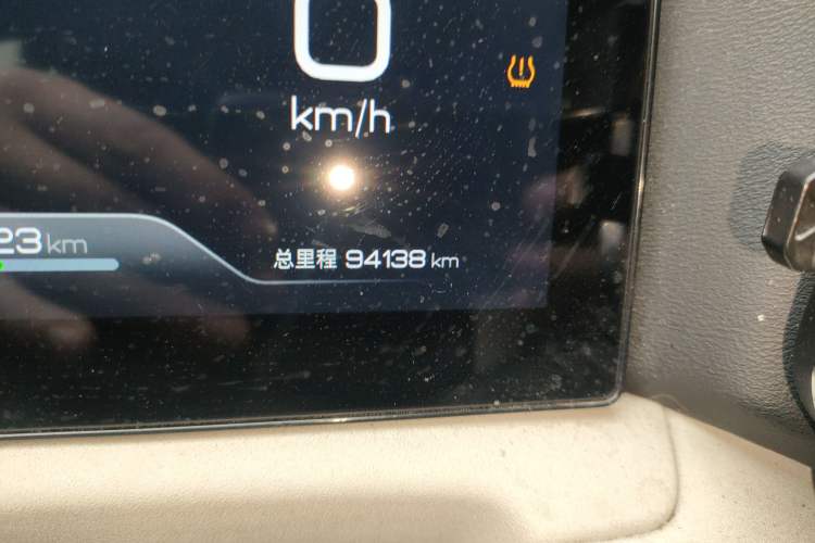 Used BYD Yuan UP 2024 401KM Leading Edition Odometer Close Up
