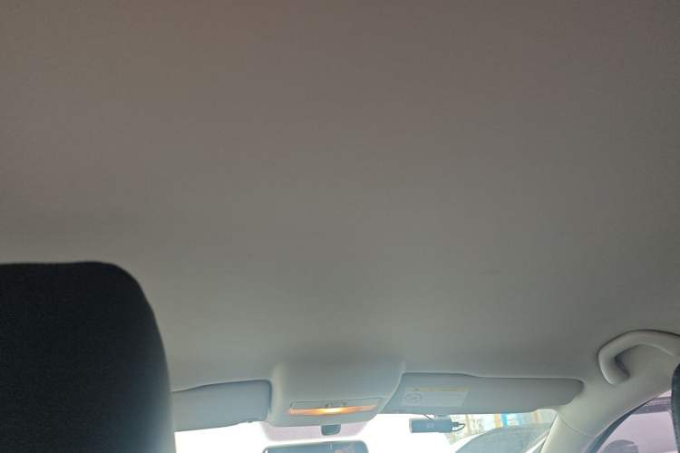 Used Volkswagen Polo 2016 1.4L Manual Fashion Model Headliner