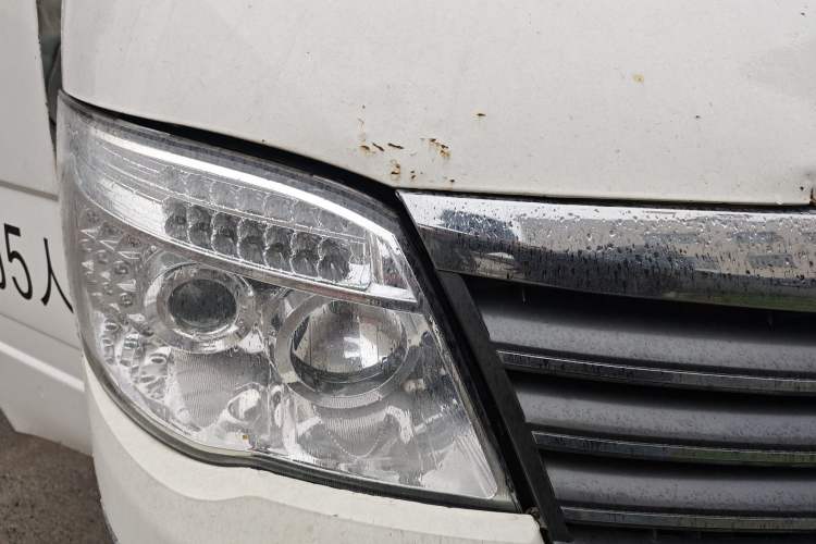 Used Golden Dragon Hiace 2021 1.8L Gasoline Version Long Wheelbase Low Roof – LJ4A18Q6 Right Front Headlight