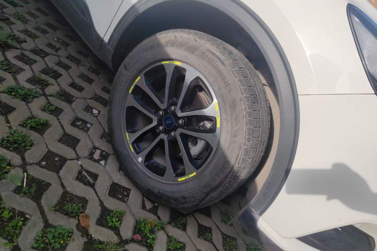 Used Ford Escape 2020 EcoBoost 245 Two-Wheel-Drive Comfort Edition
