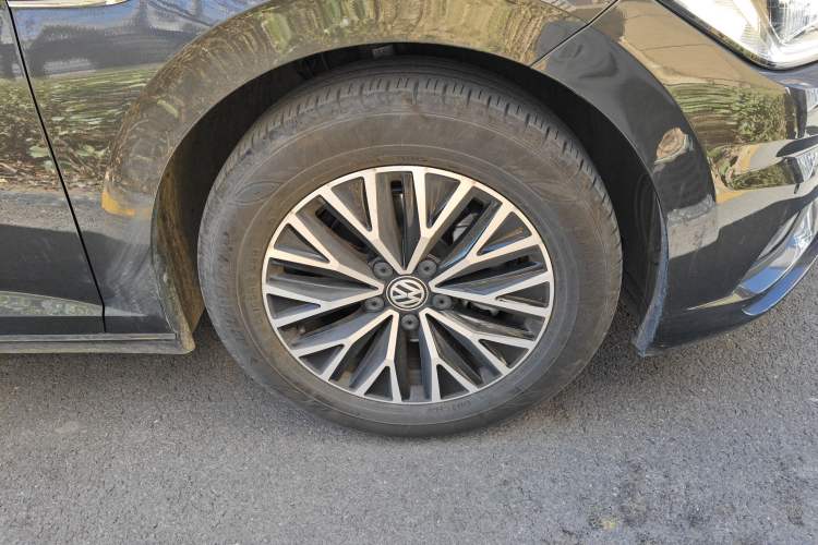 Used Volkswagen Sagitar 2020 280TSI DSG Comfort Version China VI Standard Right Front Wheel Hub