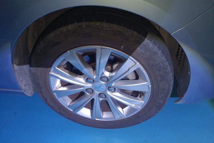 Used Peugeot 308S 2015 1.2T Automatic Shangchi Edition Right Front Wheel Hub