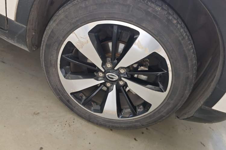 Used GAC Trumpchi GS3 2017 200T Automatic Luxury Edition Right Front Wheel Hub