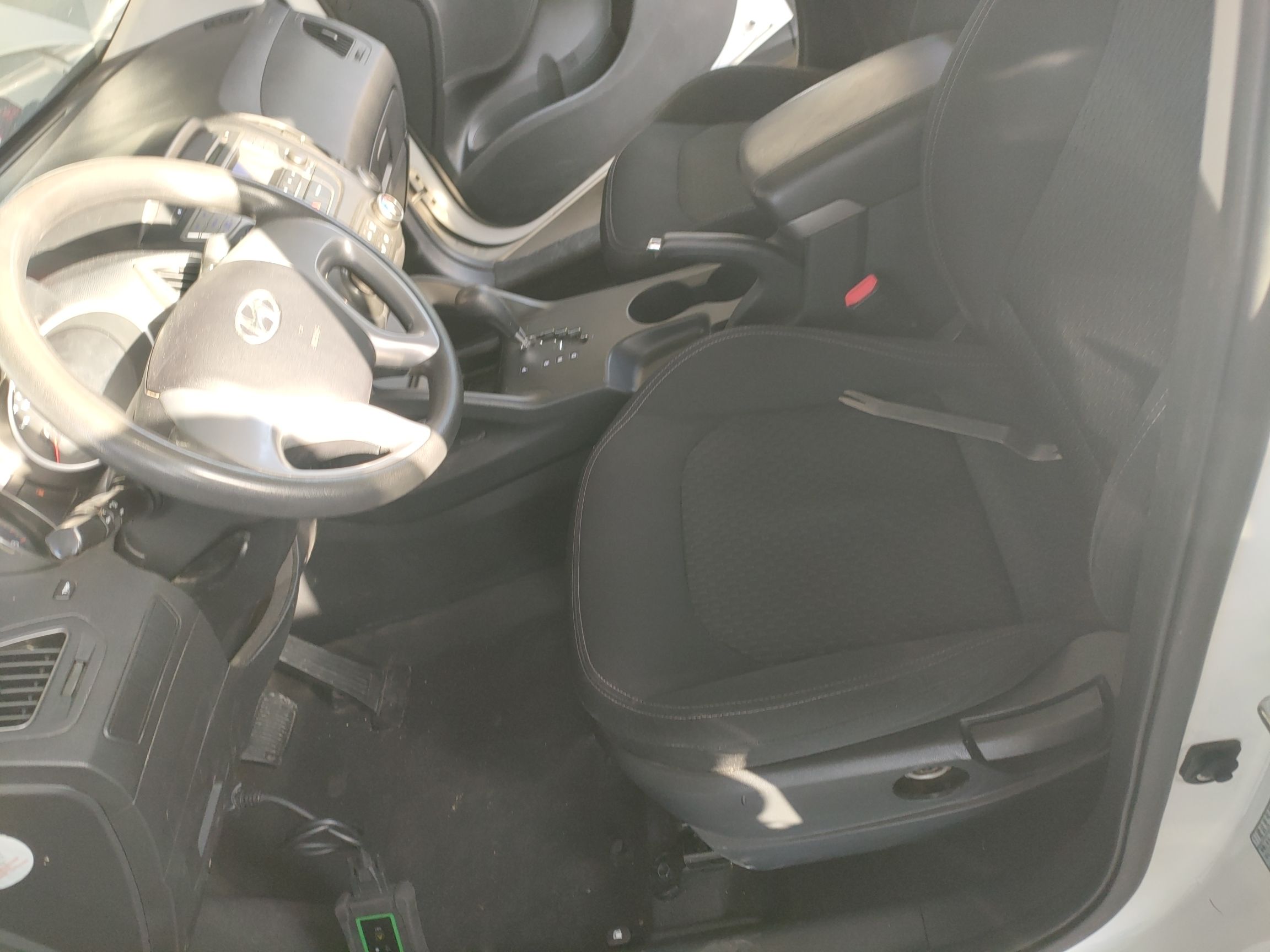 Переднее сиденье в автомобиле