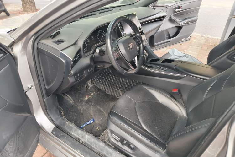 Used Toyota Avalon 2019 Dual-Engine 2.5L Luxury Edition China VI Standard