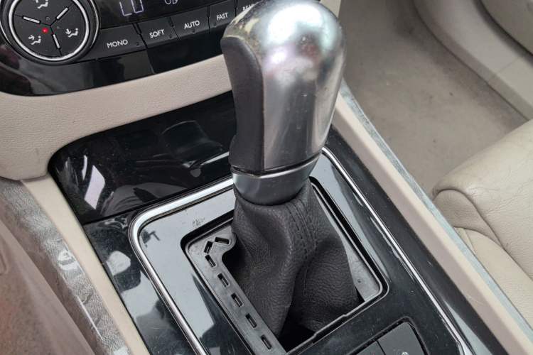 Used Peugeot 508 2012 2.0L Automatic Smart Enjoyment Version Gear Lever