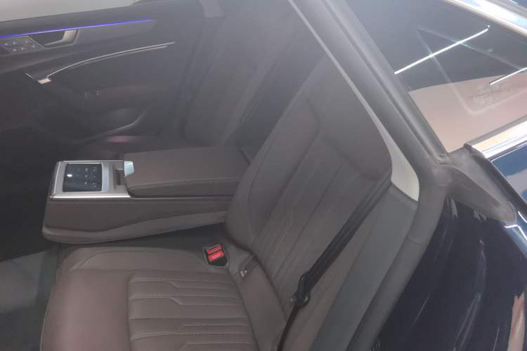 Used Audi A7L 2024 45TFSI quattro S-line Visionary Edition Flow Crystal Package