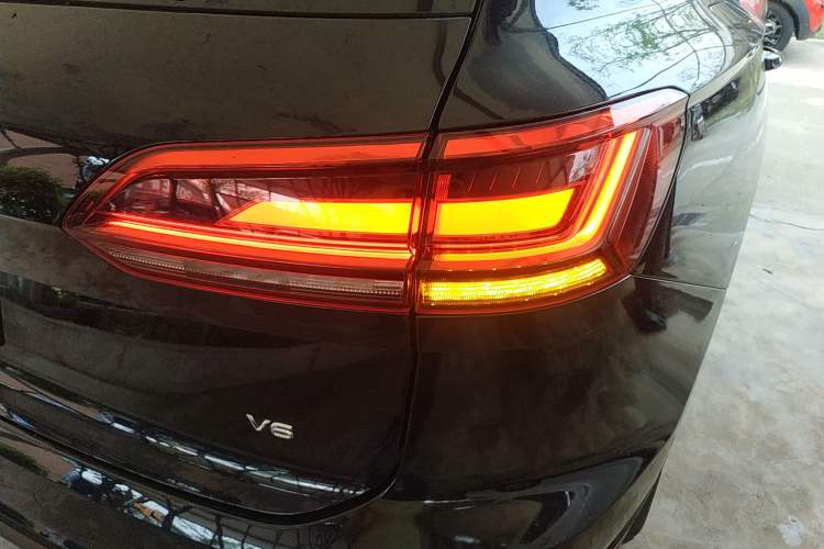 Used Volkswagen Touareg 2019 3.0 TSI RuiFeng Edition China VI Standard Right Rear Taillight