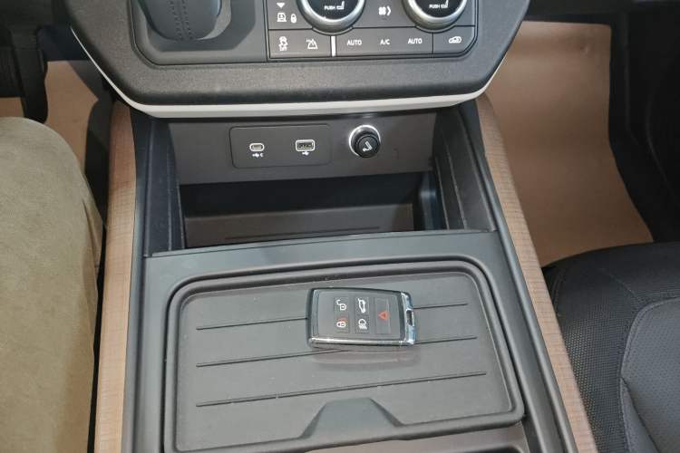 Used Land Rover Defender 2022 110 P400 X-DYNAMIC HSE
