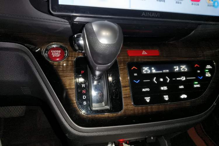 Used Honda Odyssey 2017 2.4L Smart Edition Gear Lever