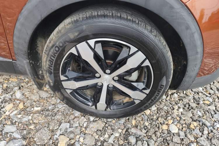 Used Peugeot 4008 2017 350THP Elite Edition Right Front Wheel Hub