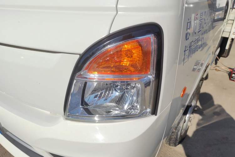 Used Kuayue Kuayue Zhe D5 2021 1.6L Standard Edition Double-Cab Flatbed with Dual Rear Wheels 3050mm Cargo Bed DAM16KL
