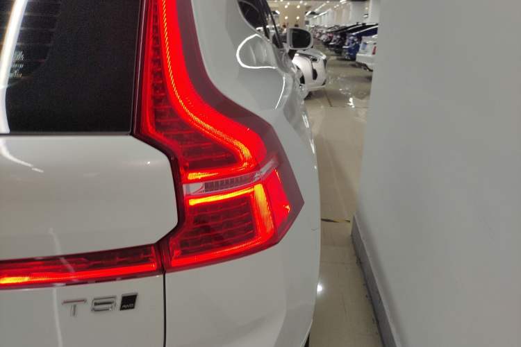 Used Volvo XC60 2019 T5 4x4 Smart Edition China V Standard Right Rear Taillight