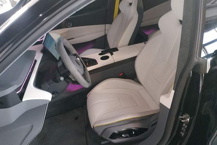 Used Lotus EMEYA 2024 EMEYA S+
