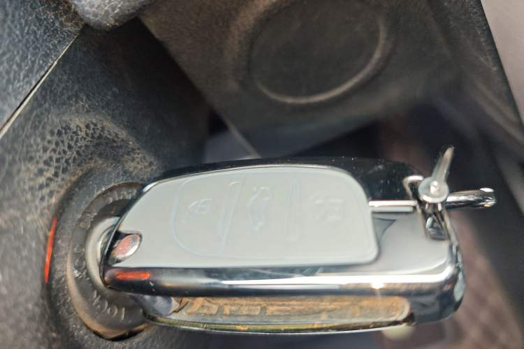 Used Bestune X80 2013 2.0L automatic luxury version