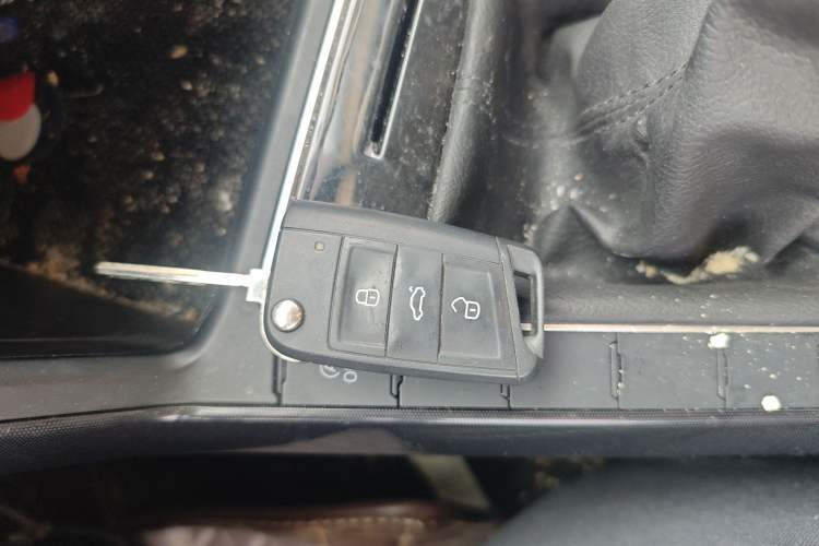 Used Volkswagen Lavida 2023 New Sharp 1.5L Manual New Comfort Edition Vehicle Key