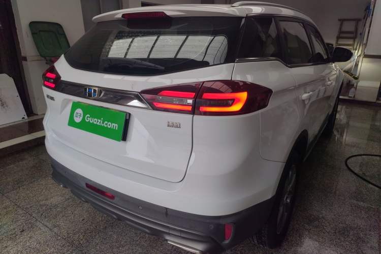 Used Geely Auto Emgrand X7 Sport 2018 1.8TD Automatic Two-Wheel Drive Smart Connect 4G Internet Edition
