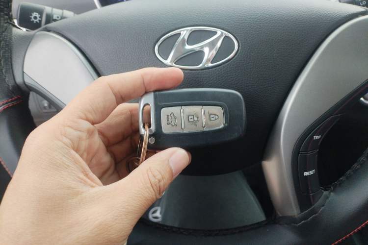 Used Hyundai Elantra (5th Generation / Langdong) 2012 1.6L Manual Leading Model