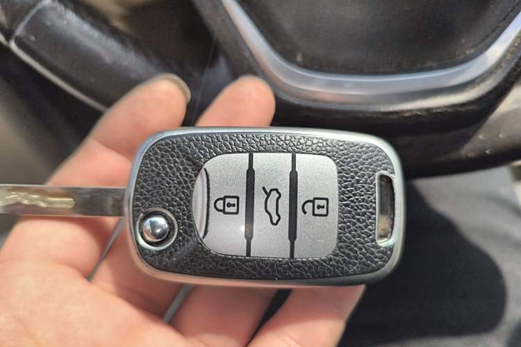 Used Baojun 730 2014 1.5L Manual Luxury Navigation ESP Version 7 Seats