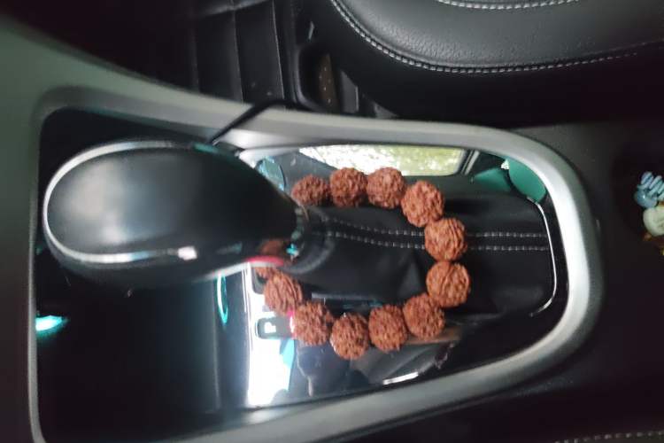 Used Buick GT 2014 XT 1.6L Automatic Fashion Edition Gear Lever