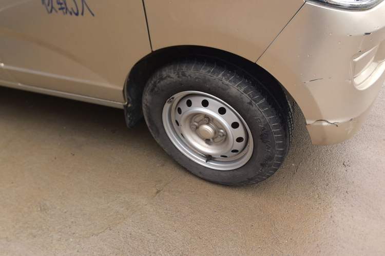 Used Wuling Rongguang S 2022 1.2L Base Version 5-Seater LSI Right Front Wheel Hub