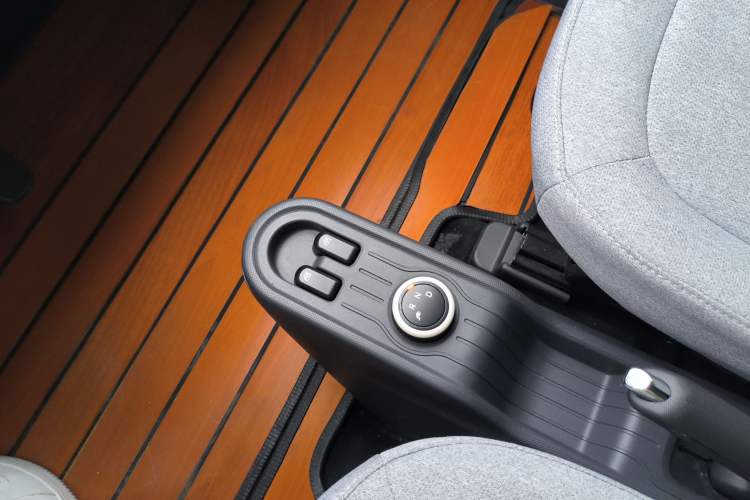 Used Wuling Hongguang MINIEV 2022 Macaron Premium Model – Lithium Iron Phosphate Gear Lever