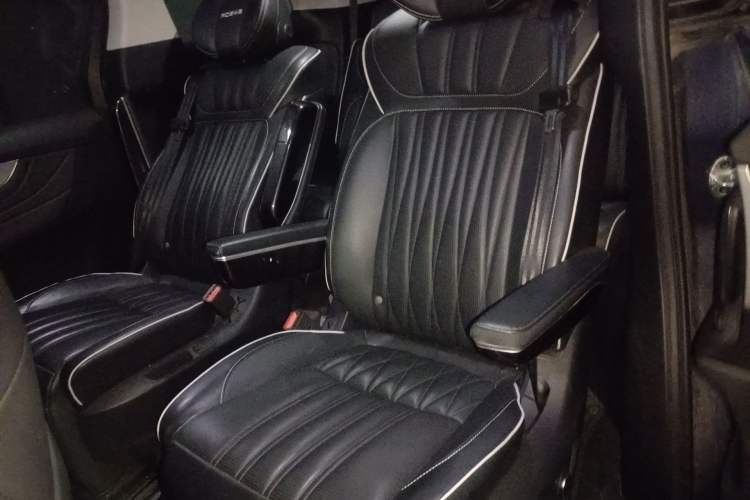 Used Roewe iMAX8 2021 400TGI Supreme Series Prestige Edition
