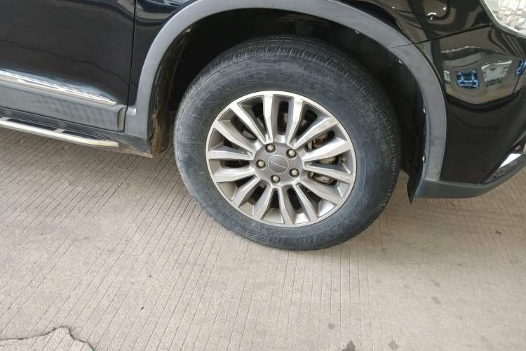 Used Haval H6 2015 Sport Edition 1.5T Automatic Two-Wheel Drive Luxury Model Right Front Wheel Hub